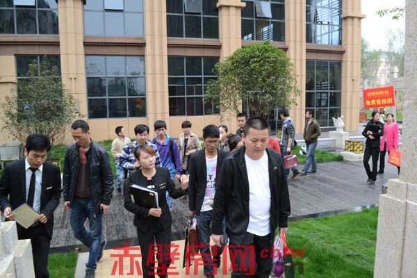 参观丰业盛世园林示范区
