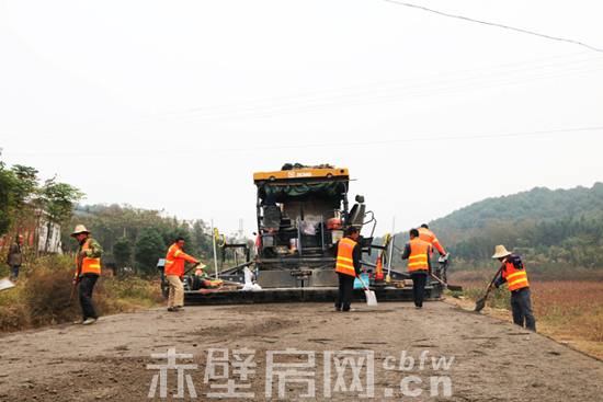 渣枫线新店至余家桥段全面进入路面施工