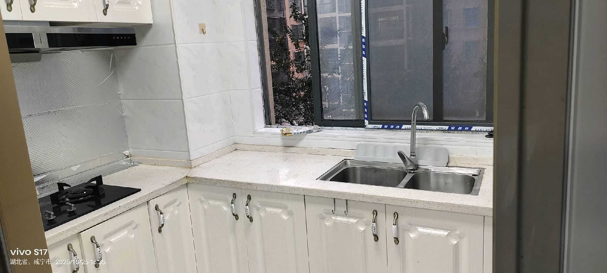 赤壁印象·精装修·三室两厅·诚意出租1800/月