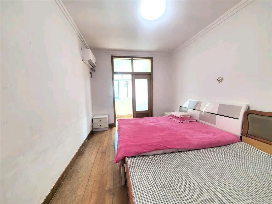 城北花园·130平方·三房两厅两卫·步梯三楼·37万