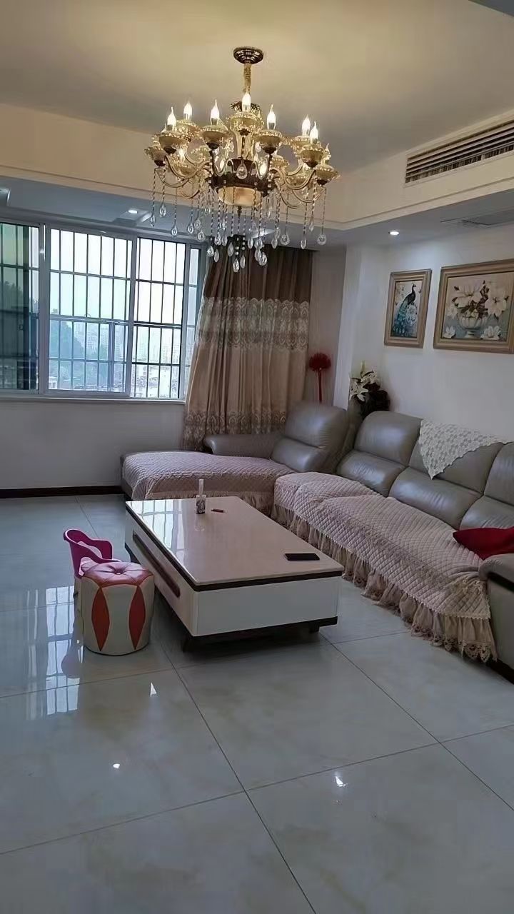 东洲大厦3室2厅交通便利南北通透精装可拎包入住46万