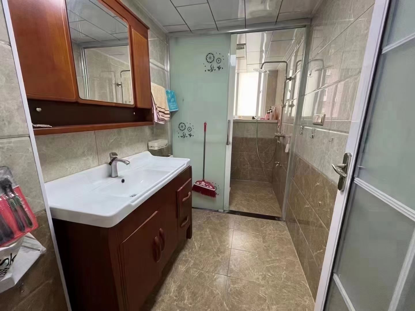 丰业盛世·精装修·三室两厅两卫·家电齐全·拎包入住1800/月