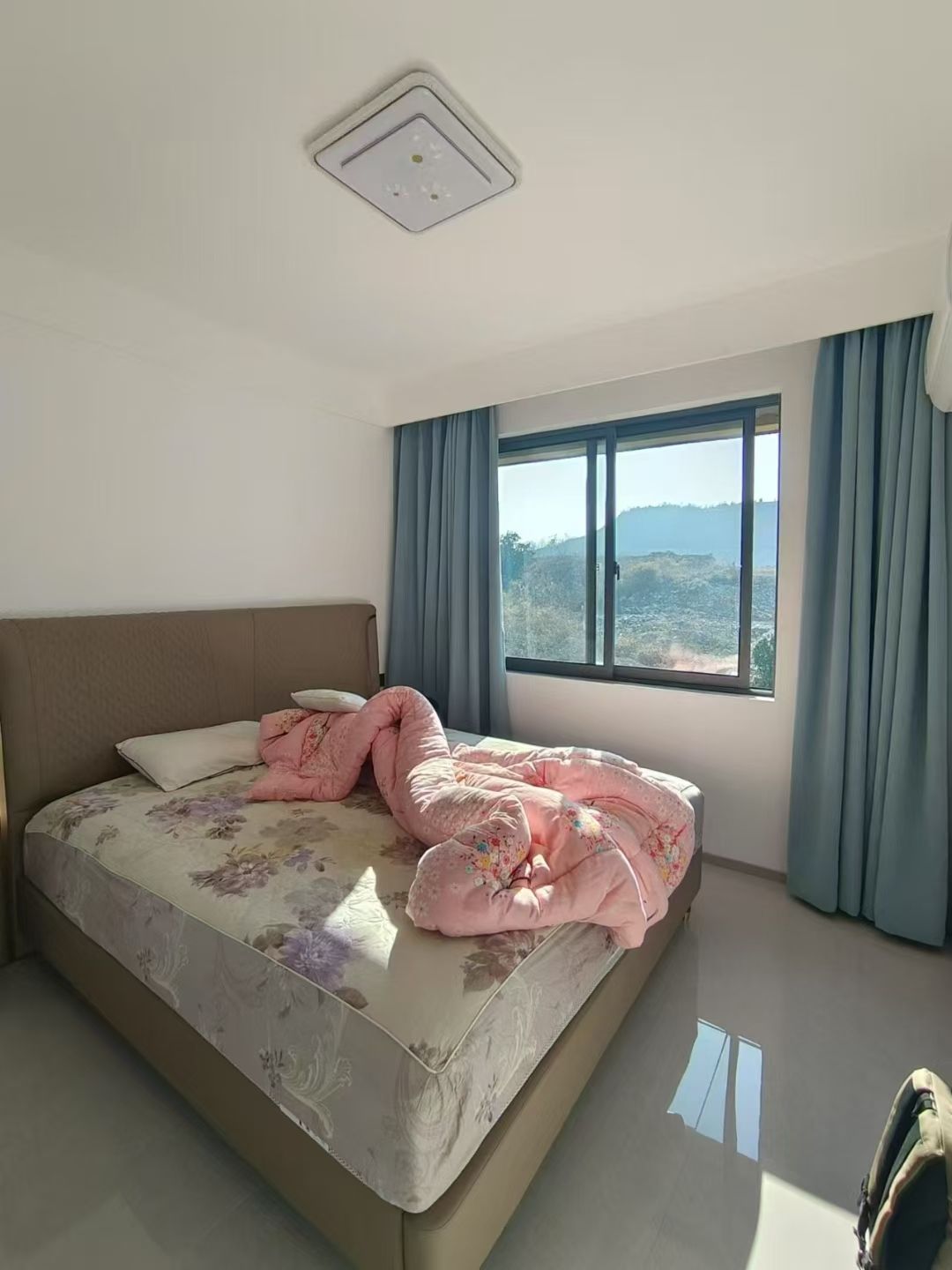 凤凰城·三室两厅·106平方·全新装修·拎包入住价格：55万