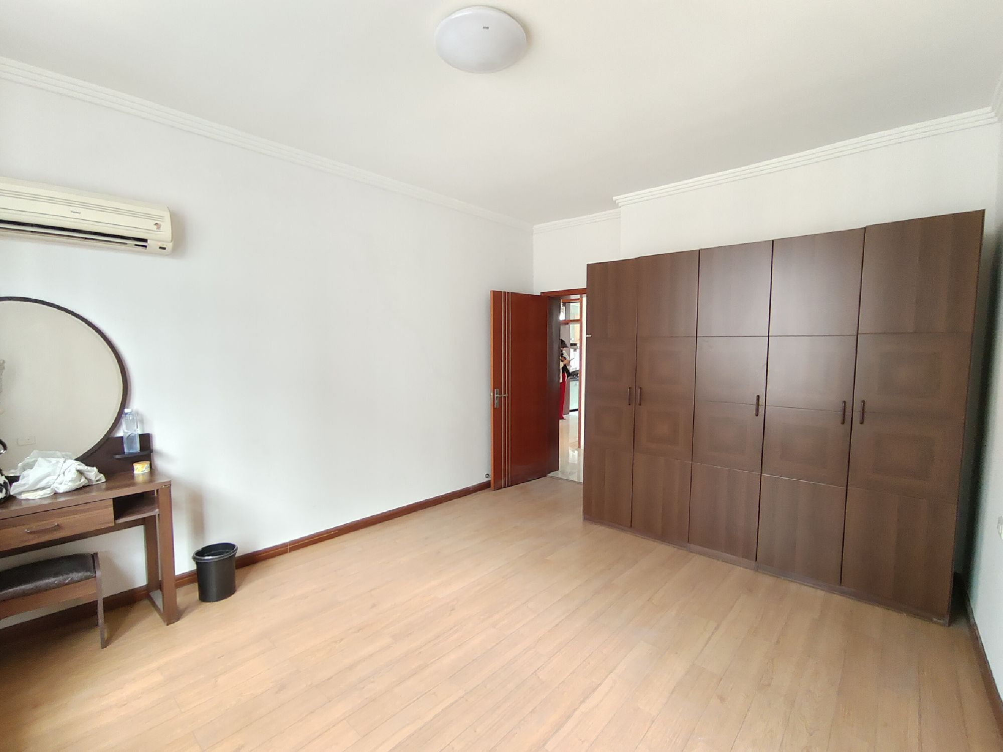 怡景花园·2室2厅·中间楼层，拎包入住，有钥匙，价格27万