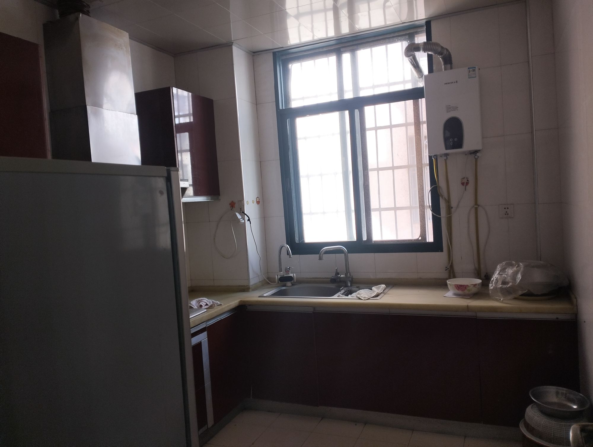 景泰园单位房·四室两厅·165平方·步梯2楼·报价：57万