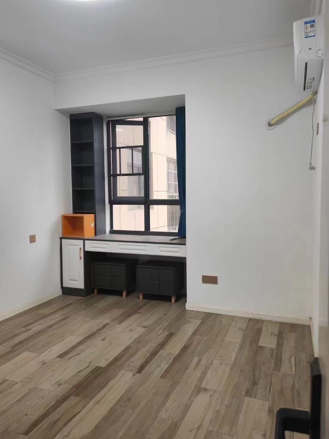 同城上都3室2厅2卫3平电梯房配套齐全2000/月