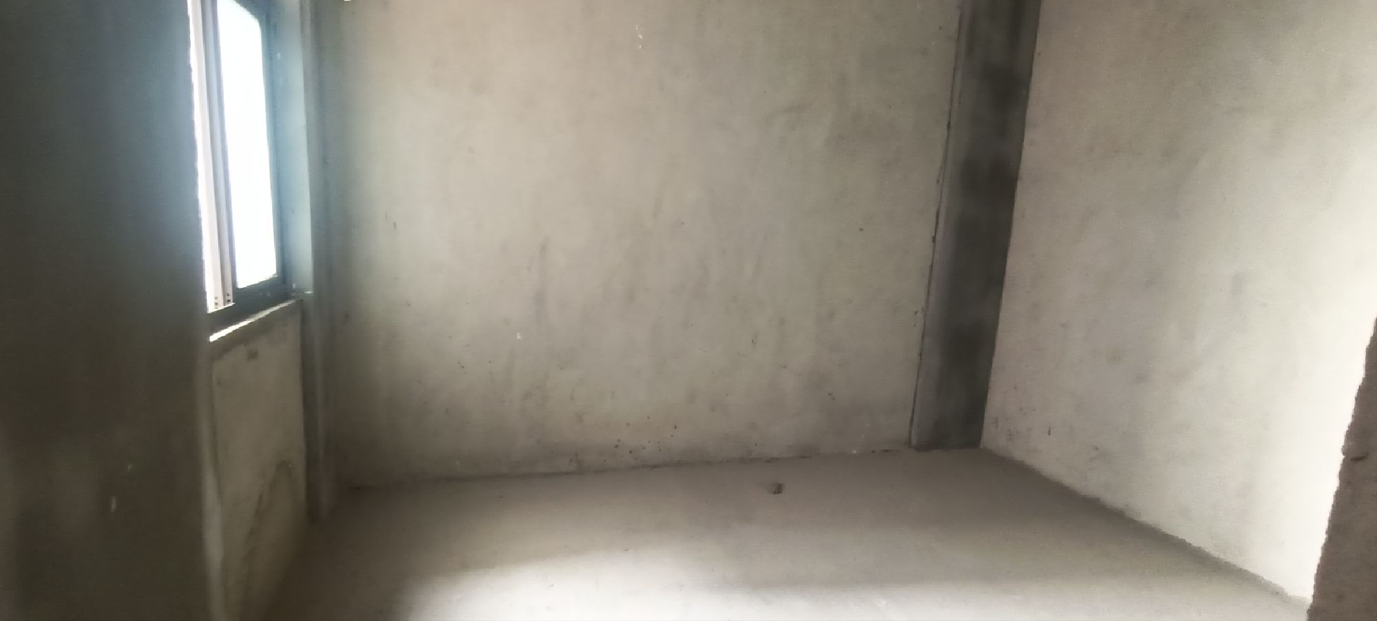 众城国际二期·毛坯房95平方·三房两厅·急售：29万不议价