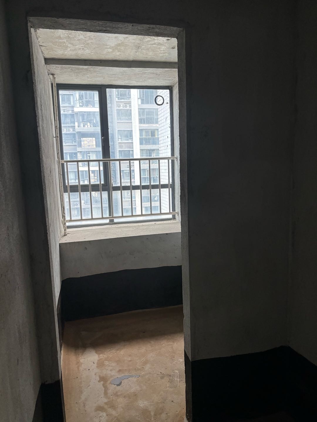 雍景新城，3室2厅，毛坯房，性价比高，123平价格美丽48万