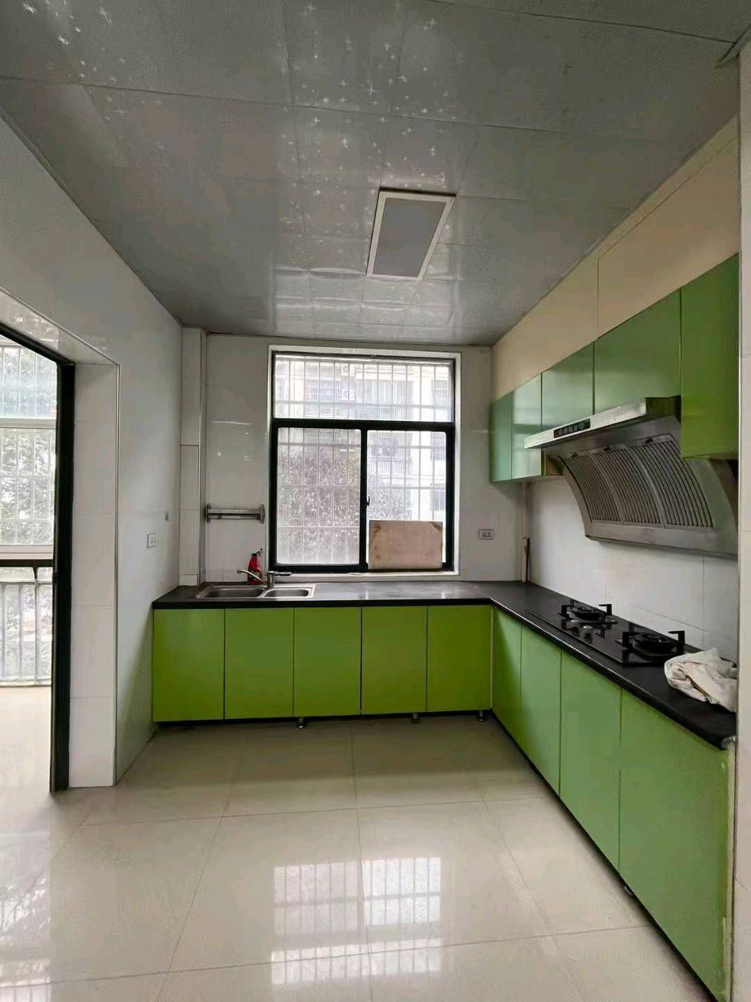 永邦欧洲城·步梯2楼·精装修好户型·房东降价39.8万