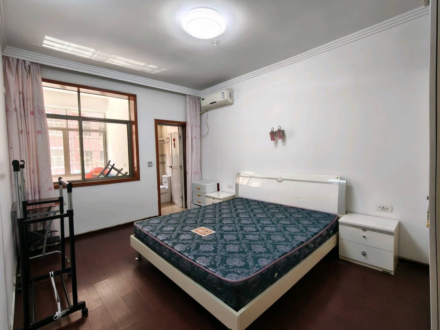 人民医院附近·凤清小区·130平方三房·步梯二楼·报价：39.8万