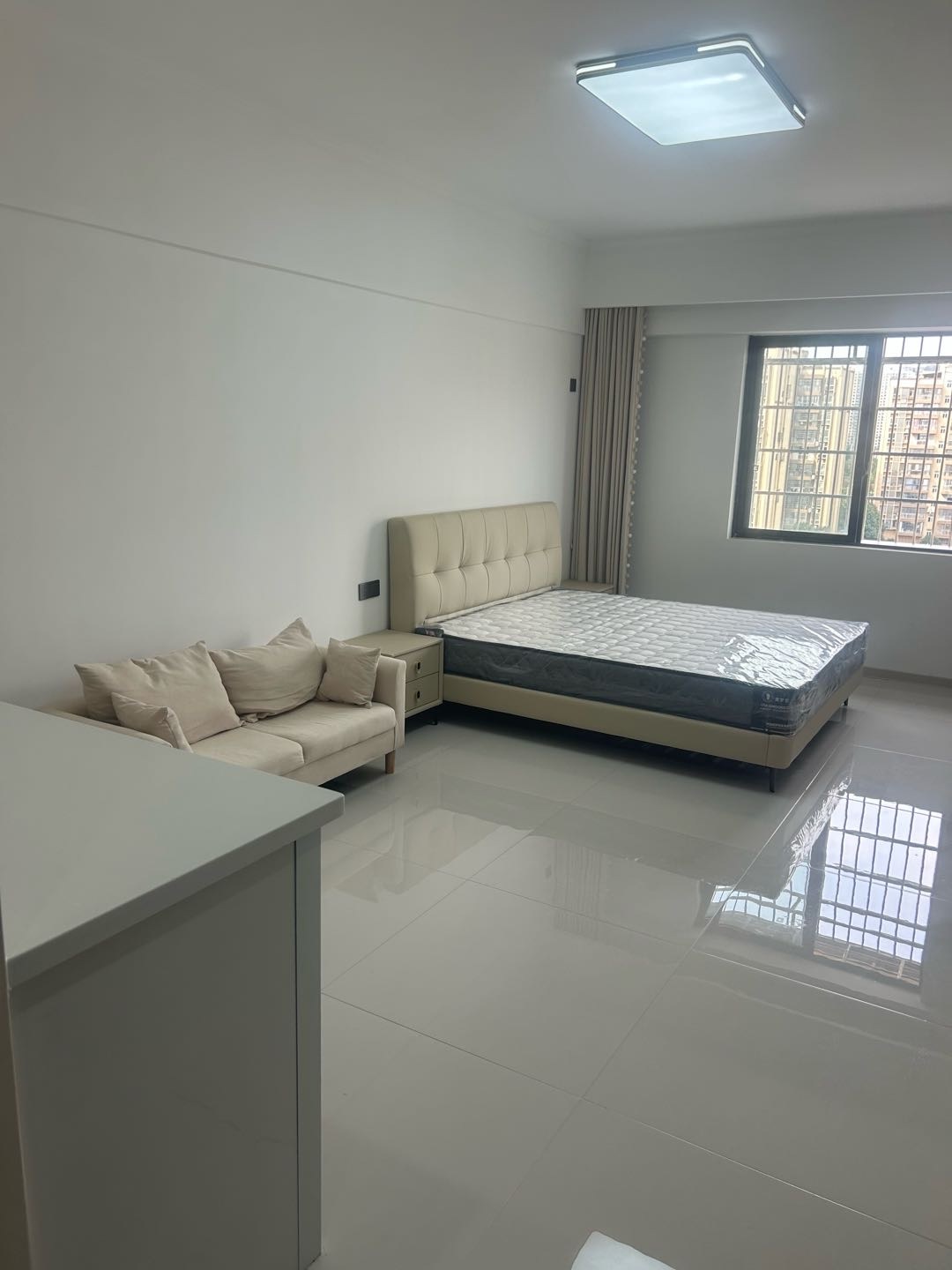 维多利亚43.77平·全新装修公寓·卖19万可租1200/月