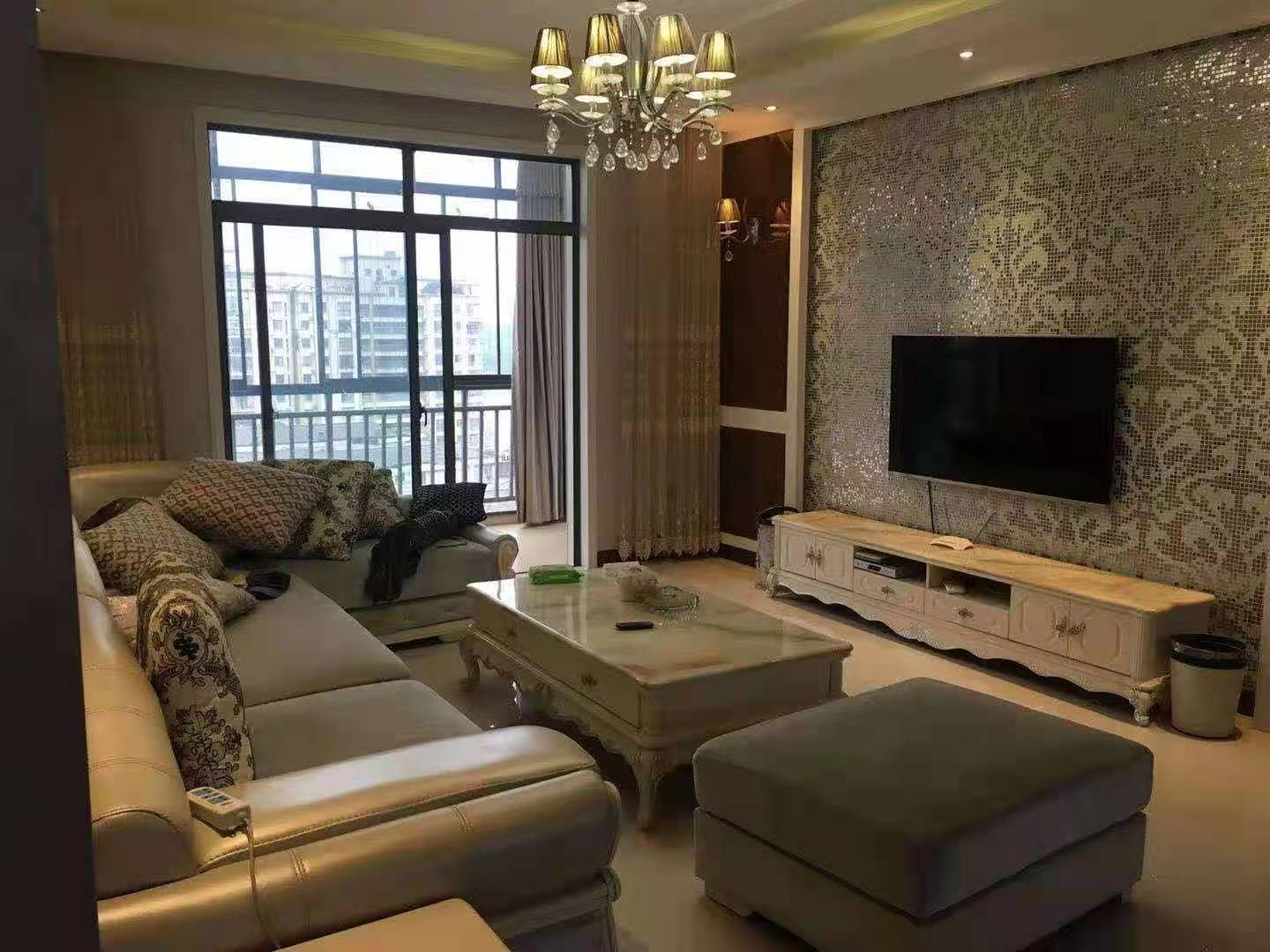 郡都小区·精装修·三室两厅·出租1700/月