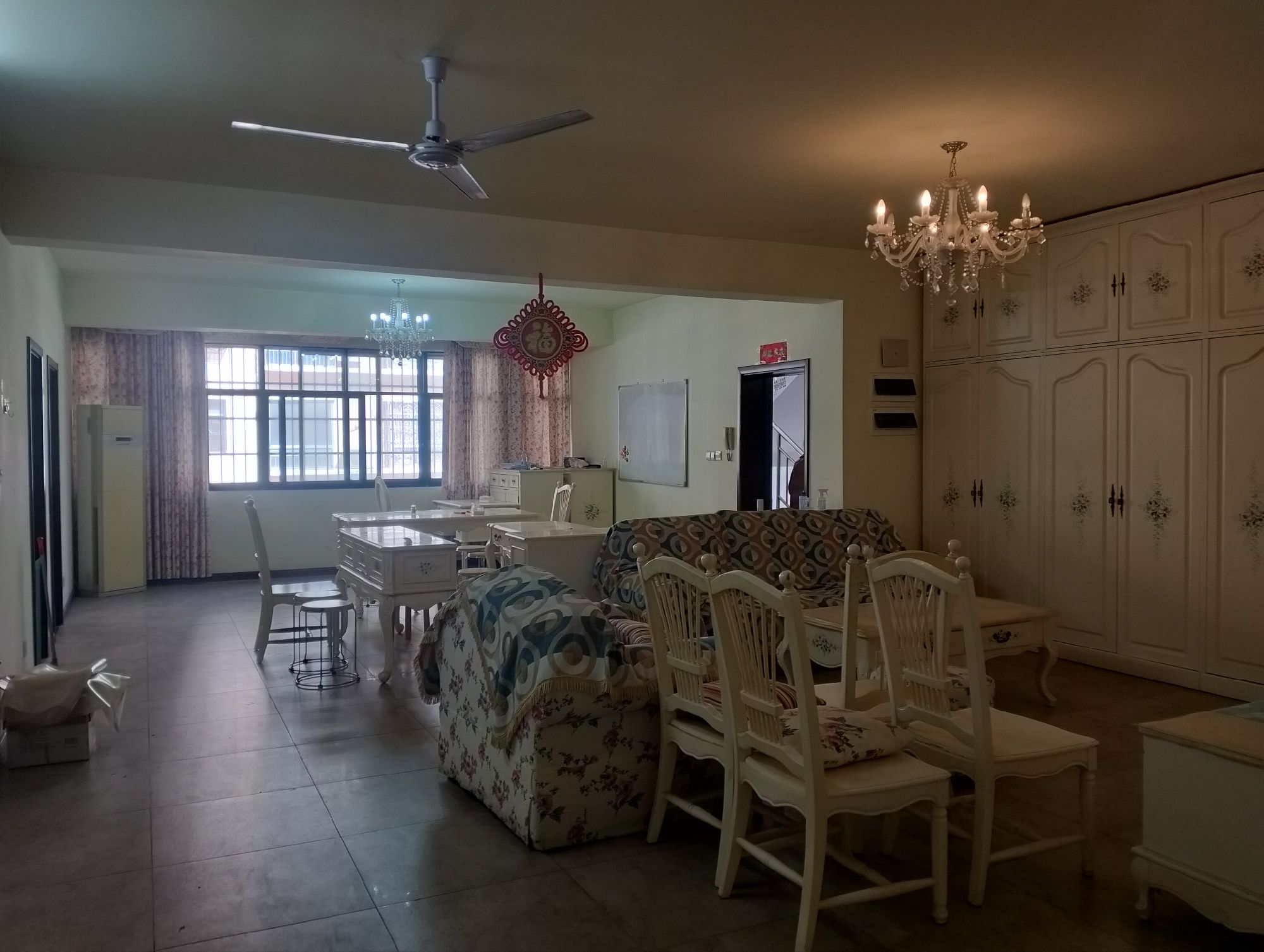 景泰园单位房·四室两厅·165平方·步梯2楼·报价：57万