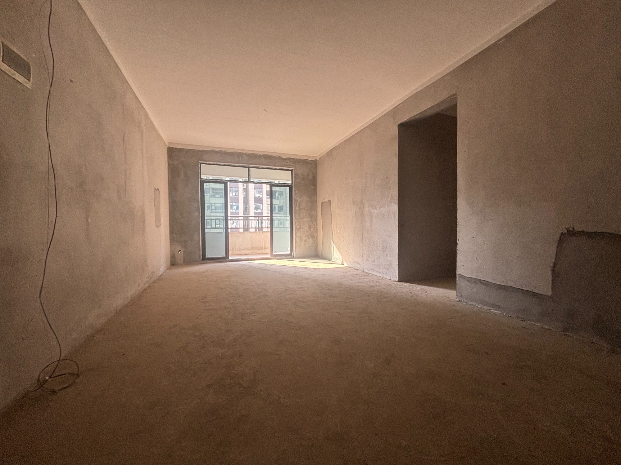 高铁片区次小区鹏城翰林府·112平·3室2厅2卫·证满二