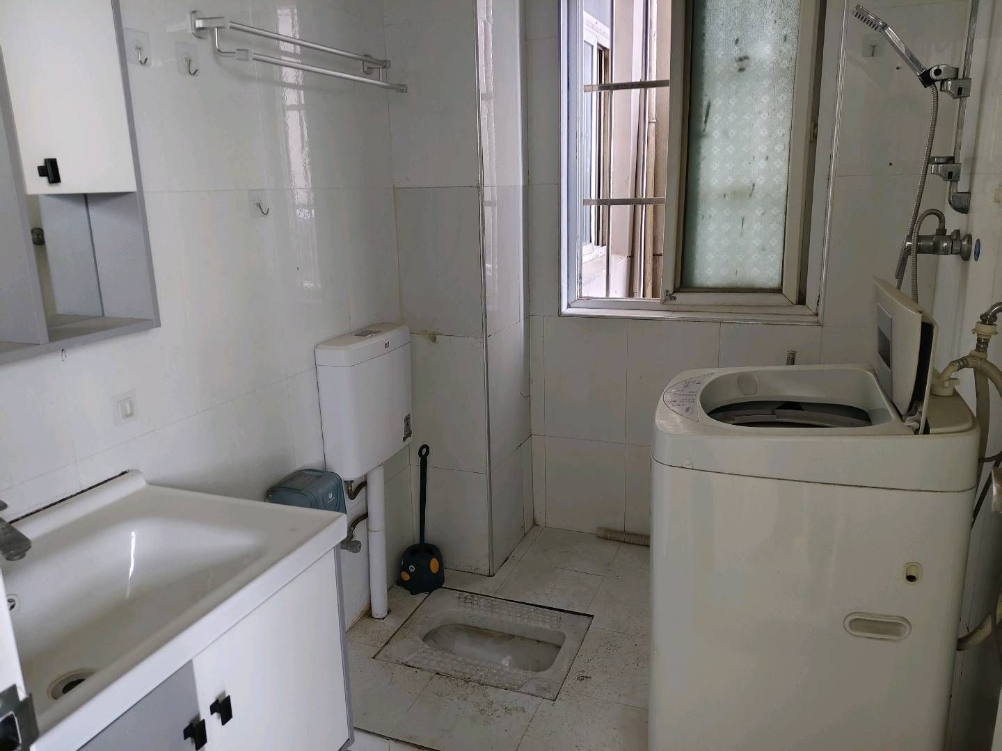 众城国际电梯房·两室两厅·62平方·报价|：26万