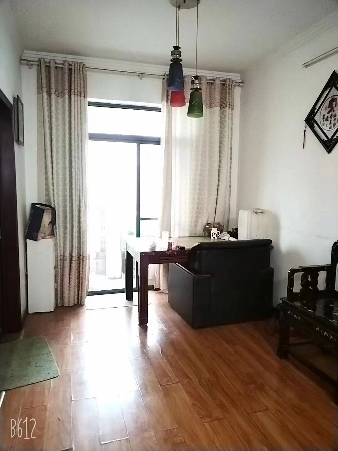 郡都小区·步梯二楼·两室两厅·1200/月