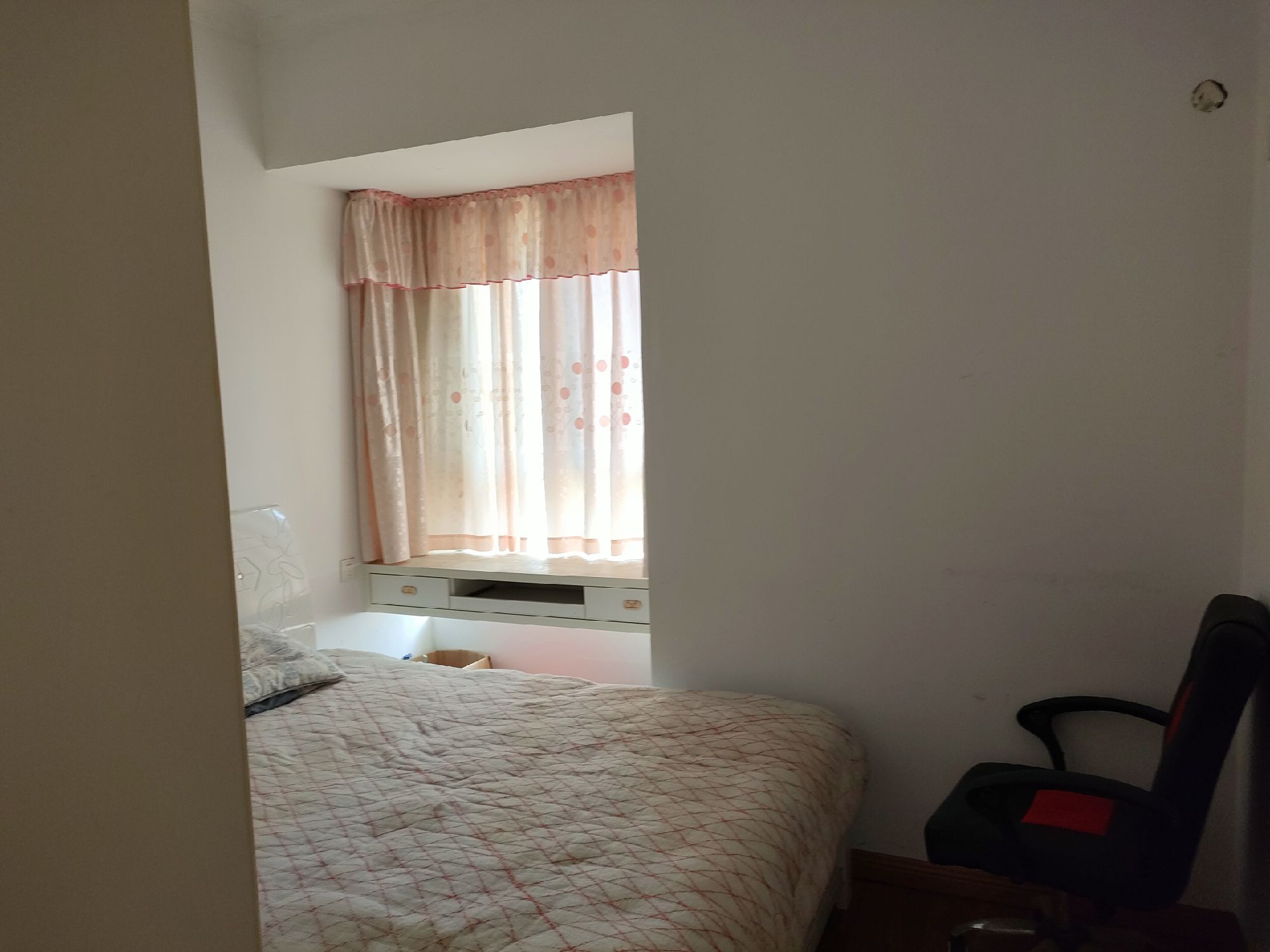 新嶺地·高鐵站旁·三室兩廳·租1700/月