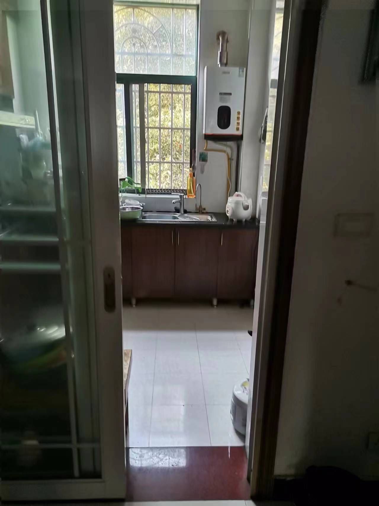 怡景花园·两室两厅·步梯三楼·租1200/月