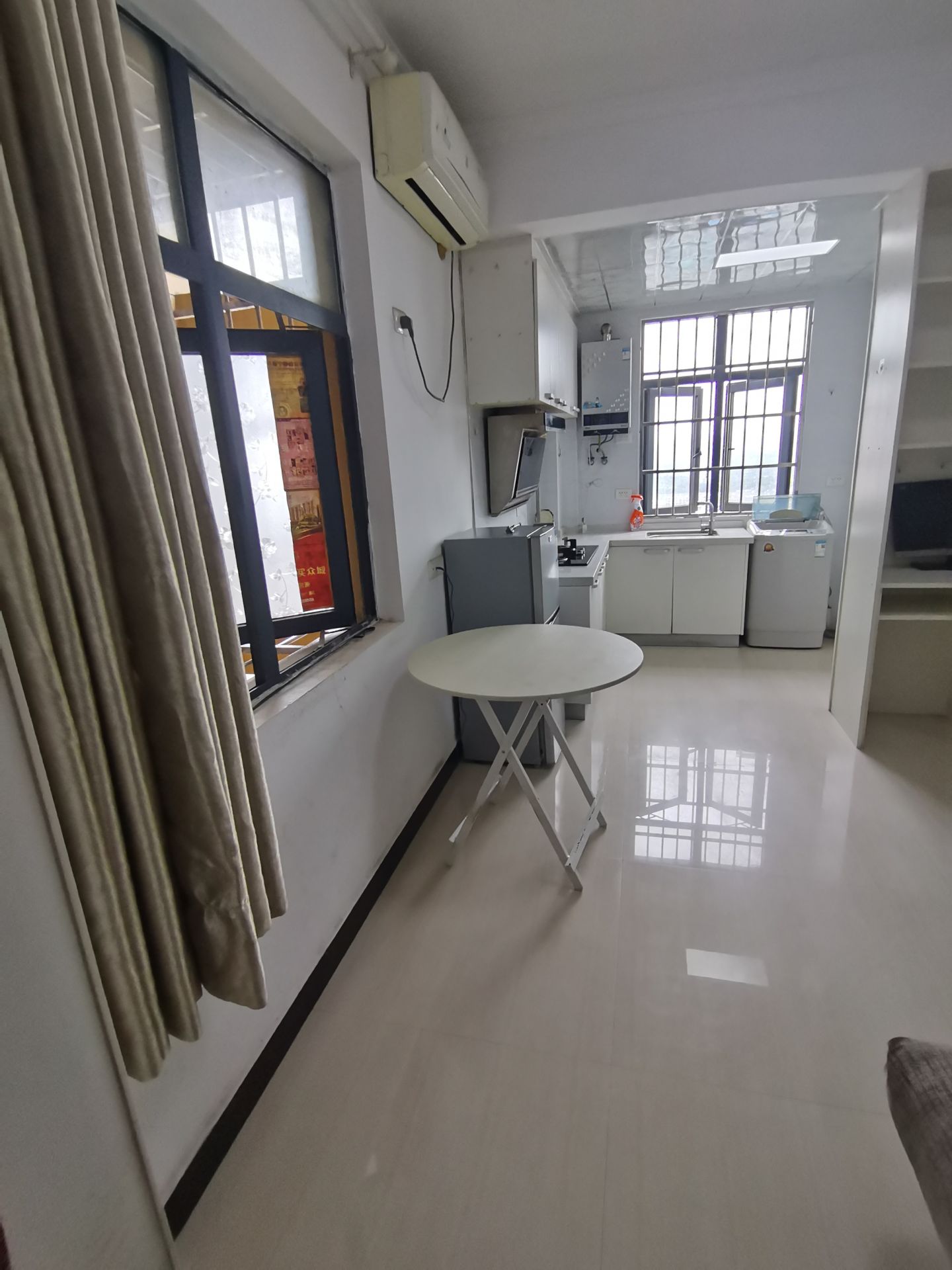 金色水岸·精装修公寓·可以拎包入住950/月