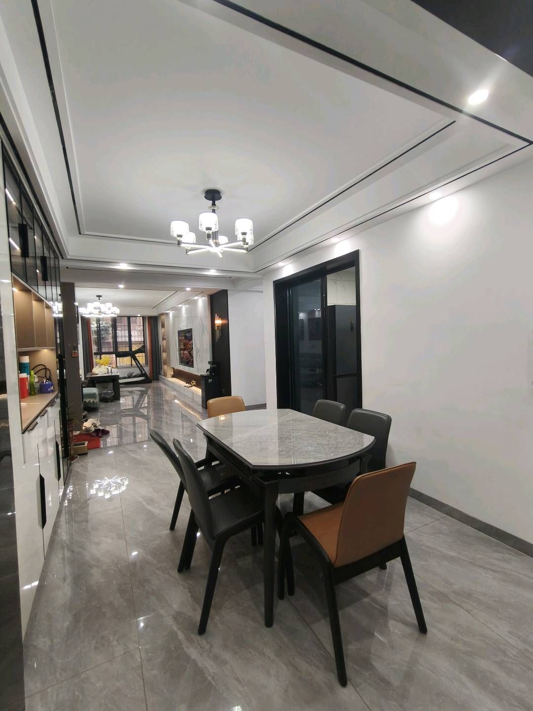 明尚精英·车库一楼·四室两厅·157平方·拎包入住报价：52万