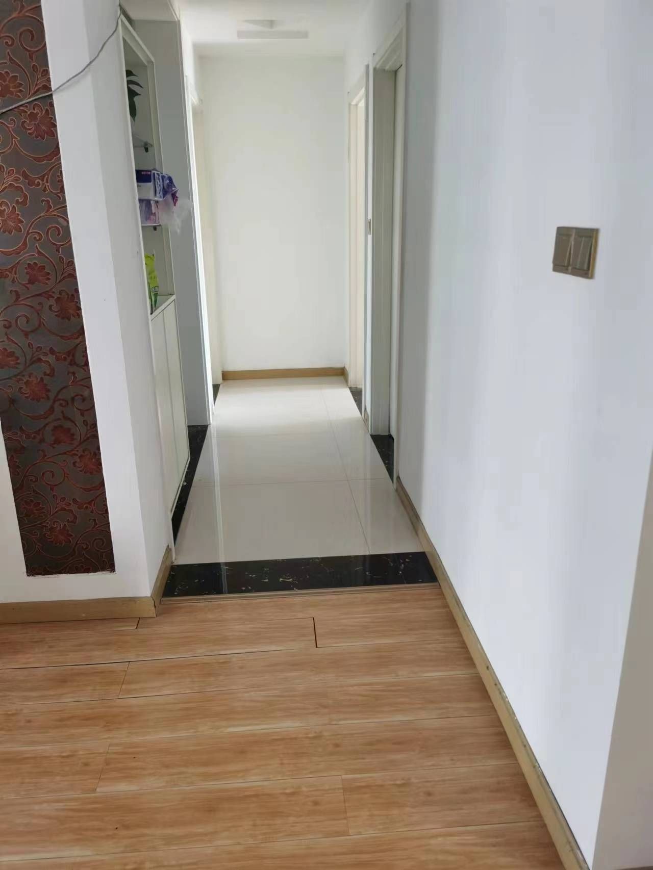 众城国际·130平·三室两厅·家电齐全·租1600/月