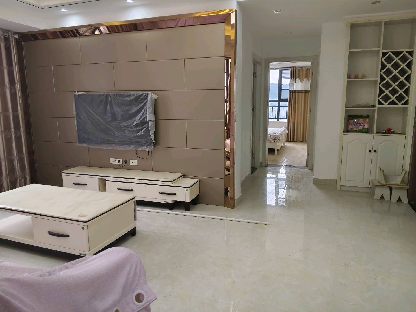 鹏成新都汇·精装修三室两厅·出租1800/月