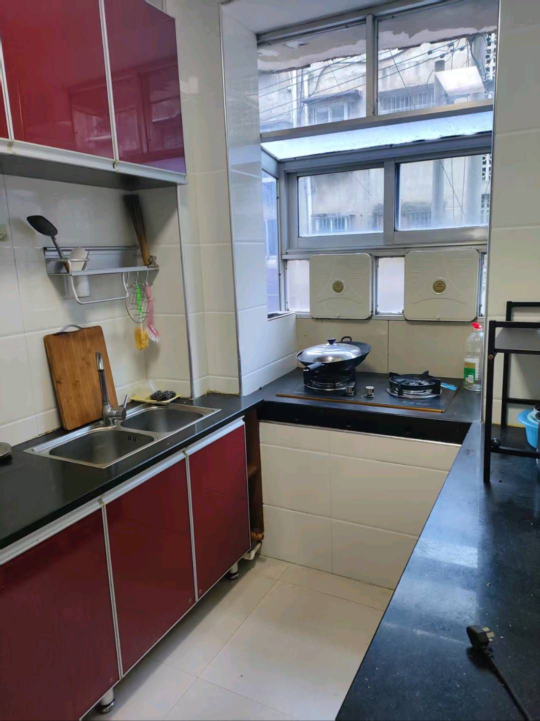 新福佳超市对面·二楼好房子出租·1000/月