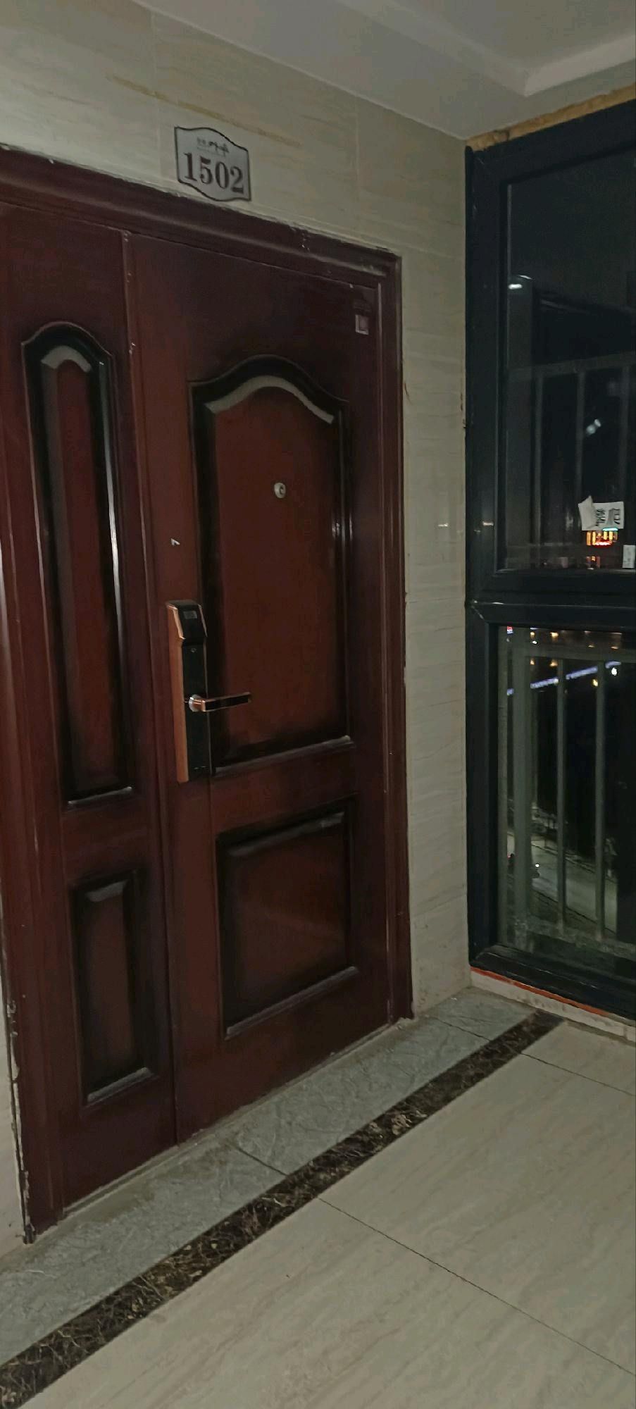 赤壁外滩·精装修温馨2+1户型·出租1600/月