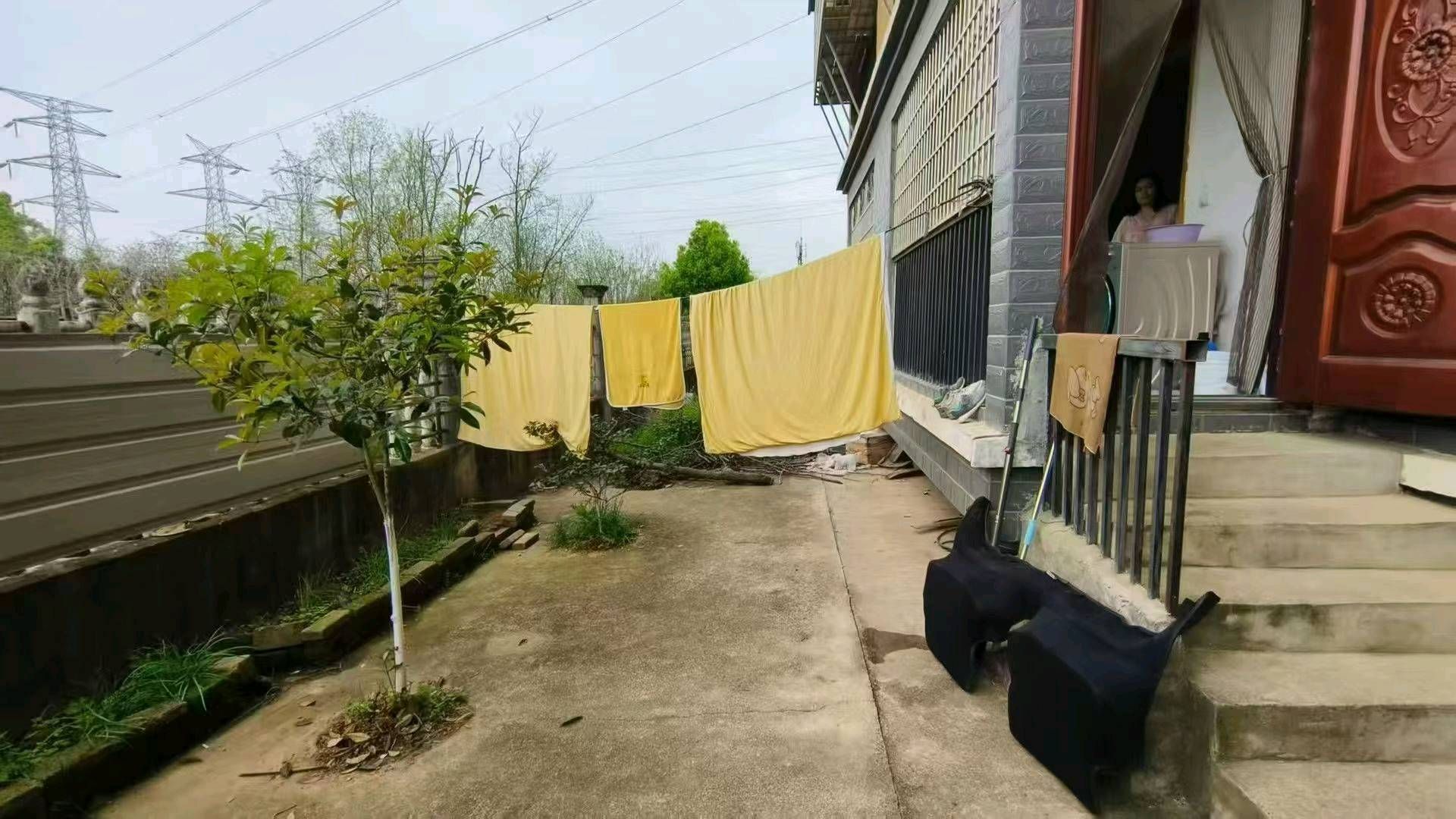 周画苑小三居南北通透交通便利近医院精装好房