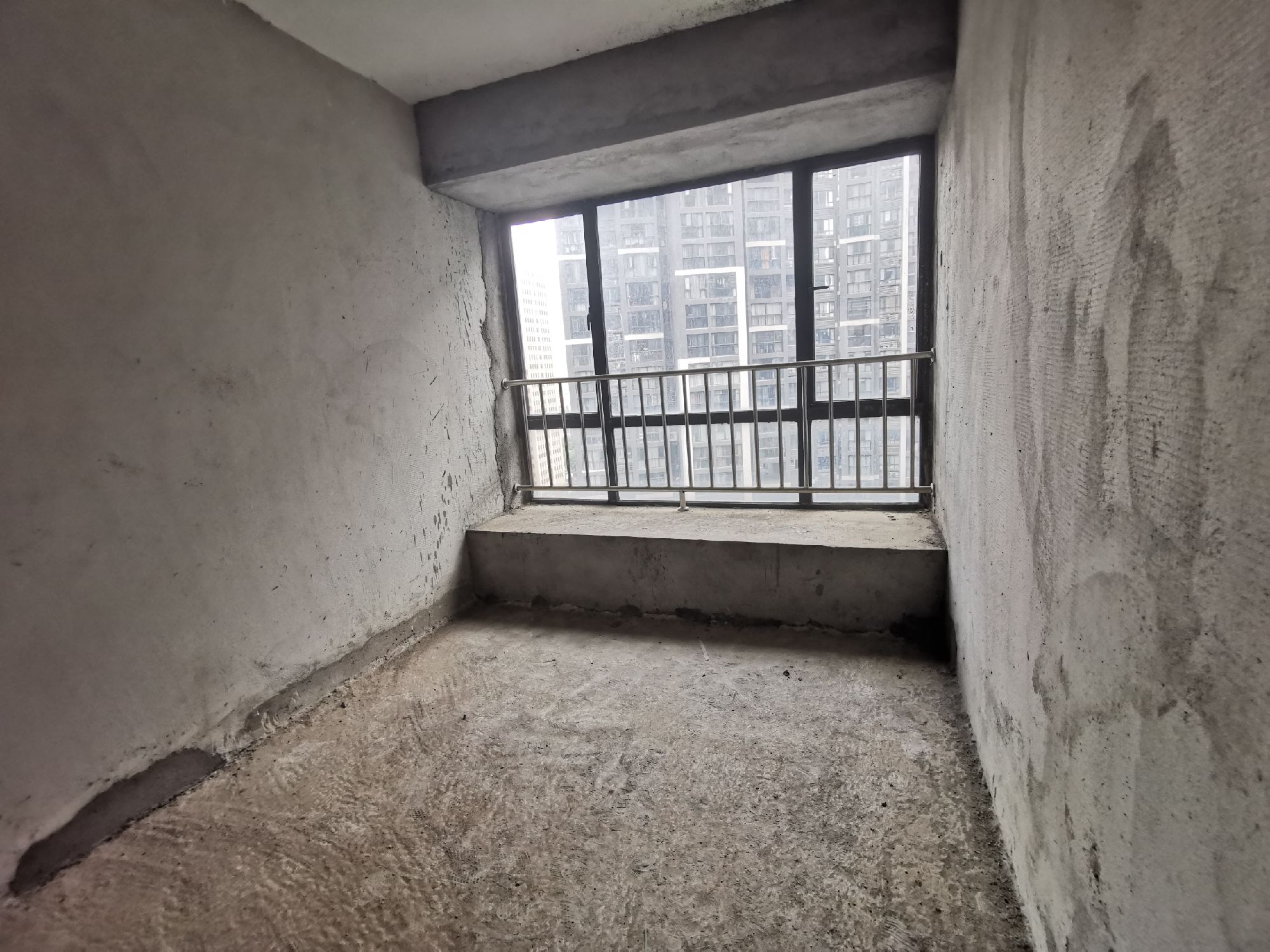 雍景新城·高铁片区·四室两厅132平方19楼南北通透户型·急售：53万