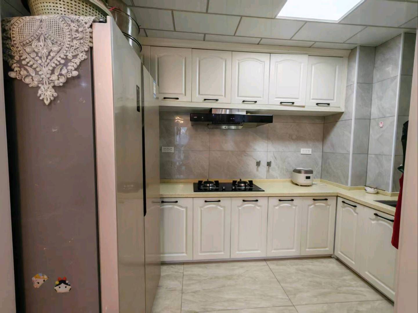 塞纳河畔·精装修三室两厅·15楼·证件齐全48万