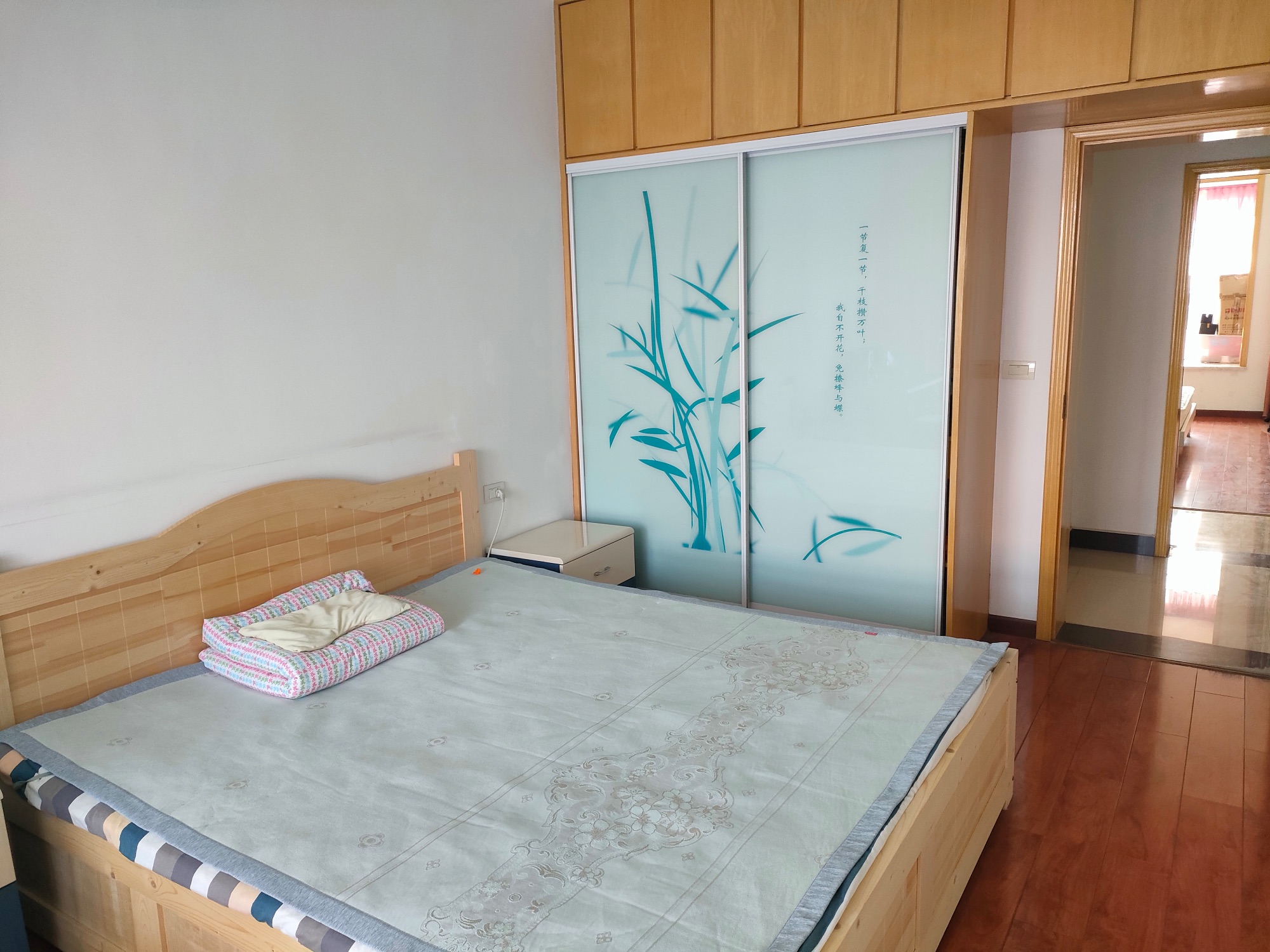 銀河灣小區(qū)精裝3室2廳出售46萬