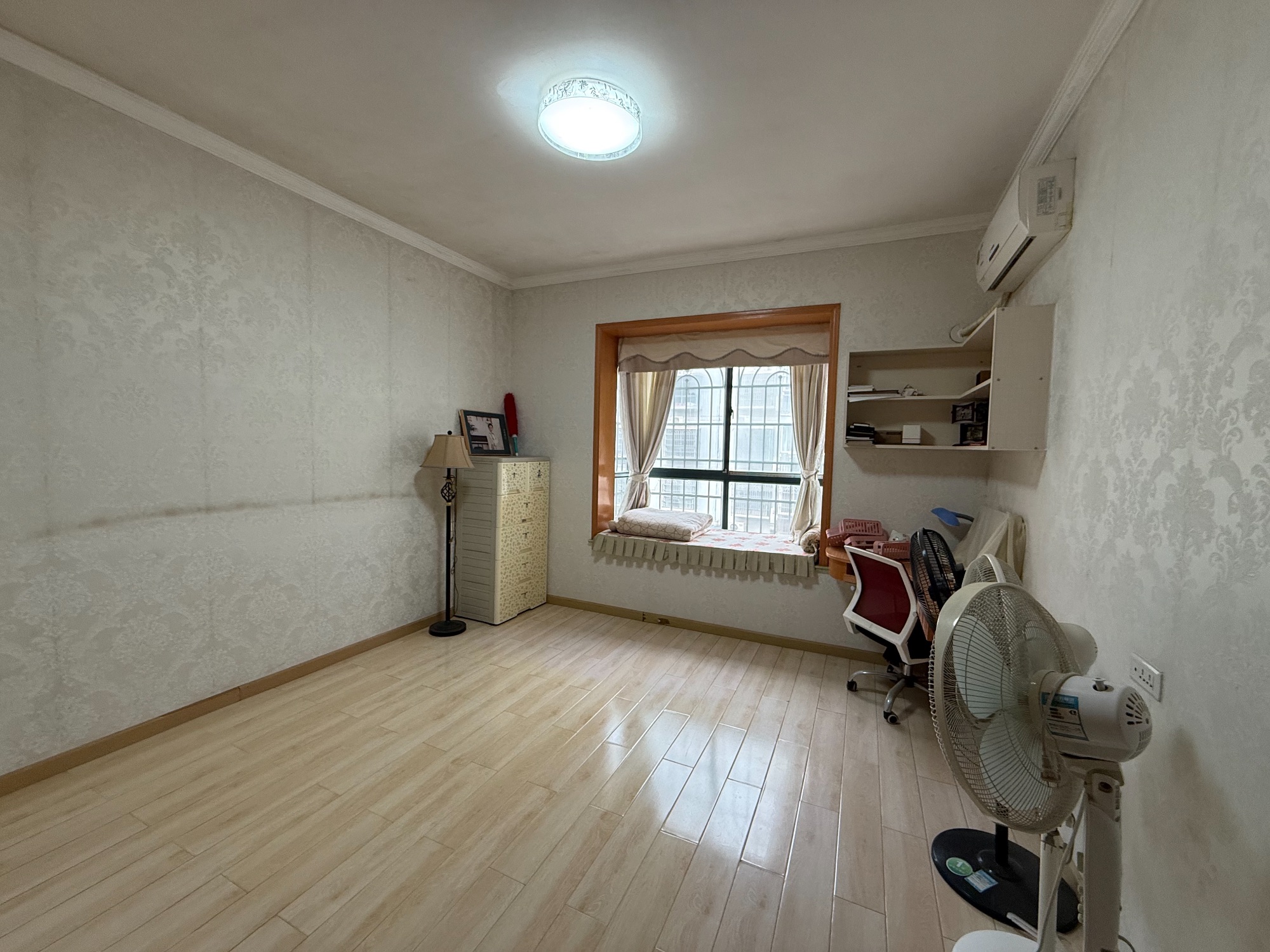 永邦欧洲城·精装修·3室2厅·南北通透温馨居家房·租1500/月