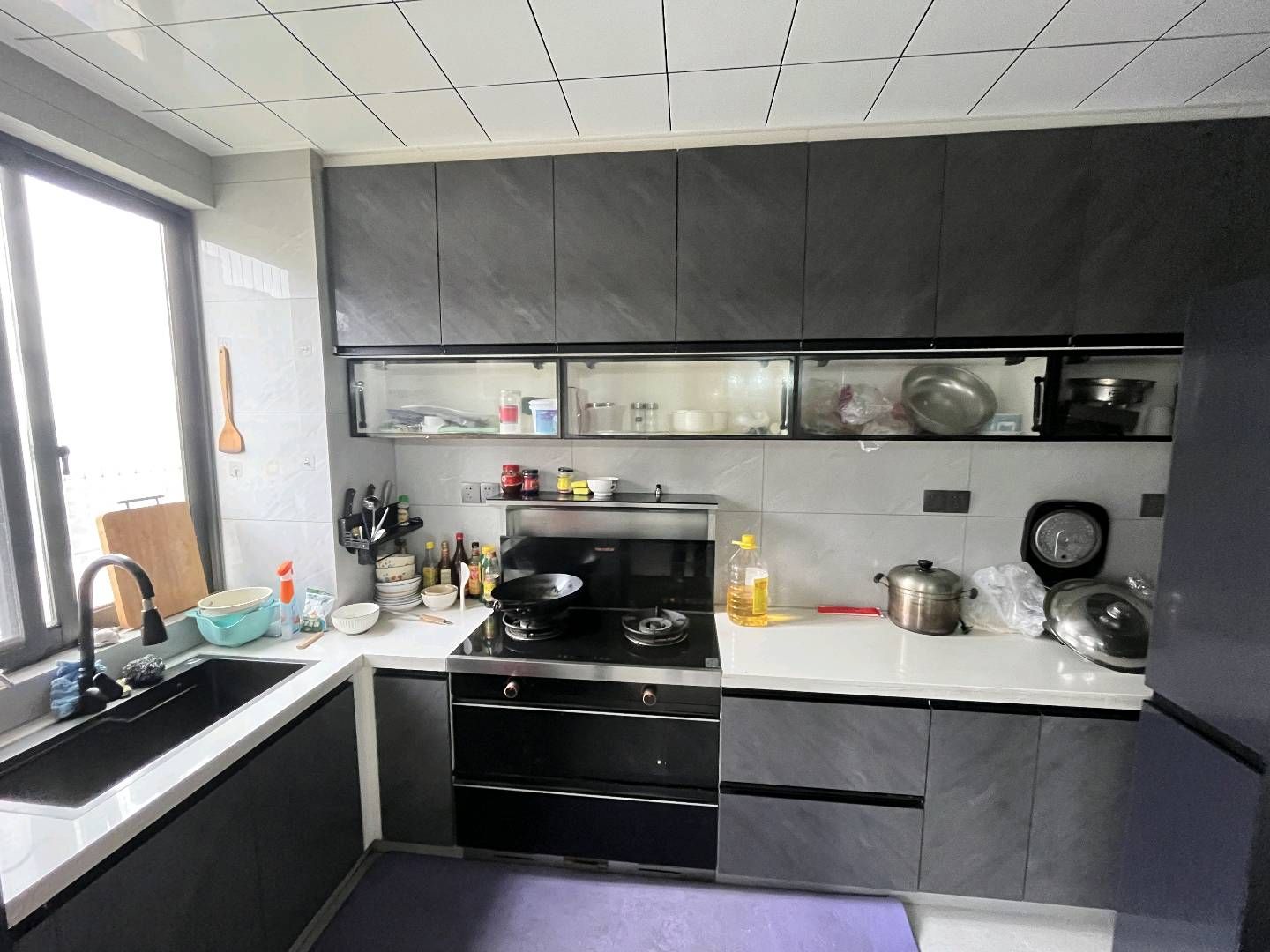 金鸡山·凤凰城·电梯房·地段好·全新装修·145平方报价65万