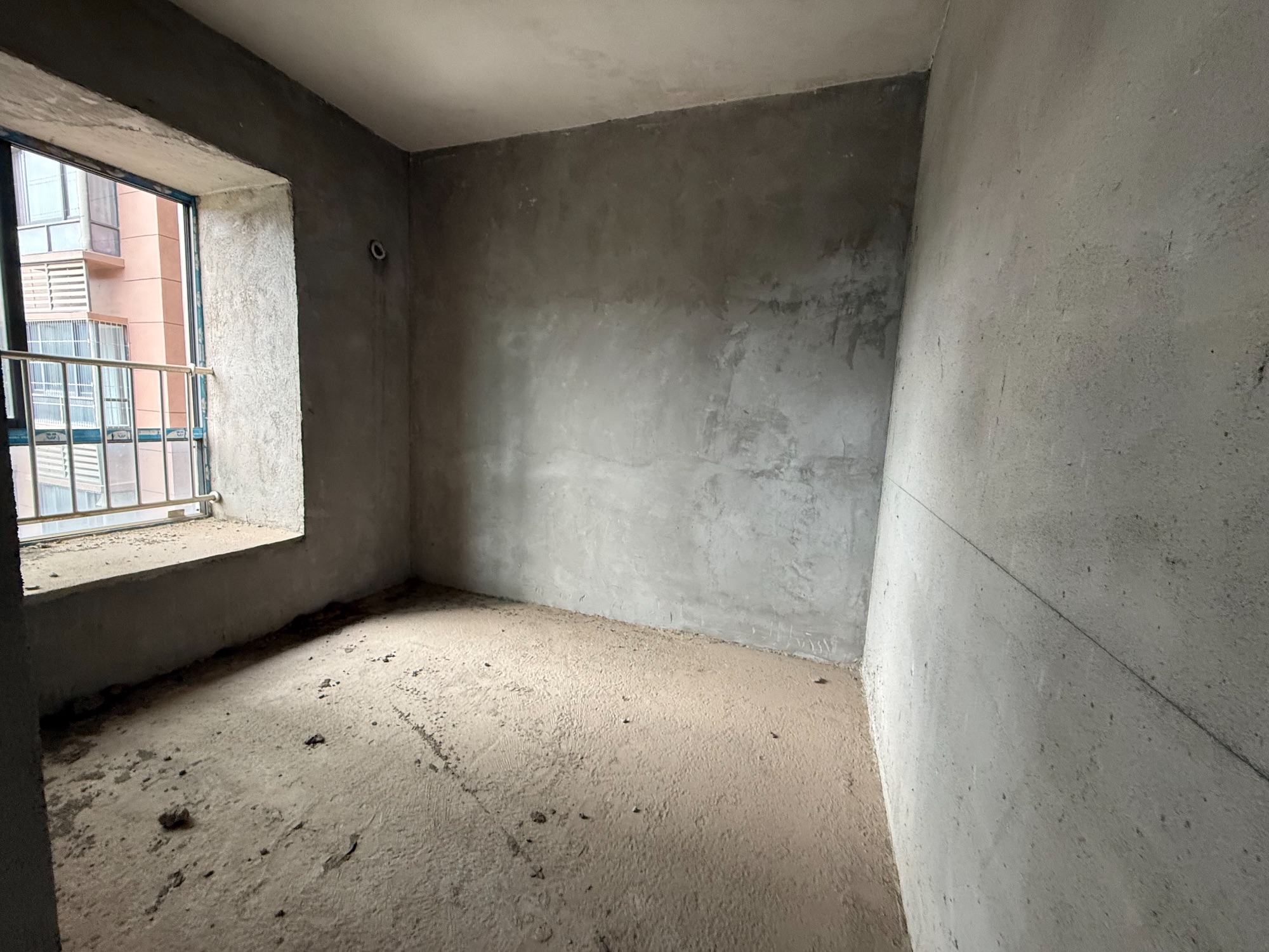 赤壁印象·三号公馆·124平全新毛坯40万·新证