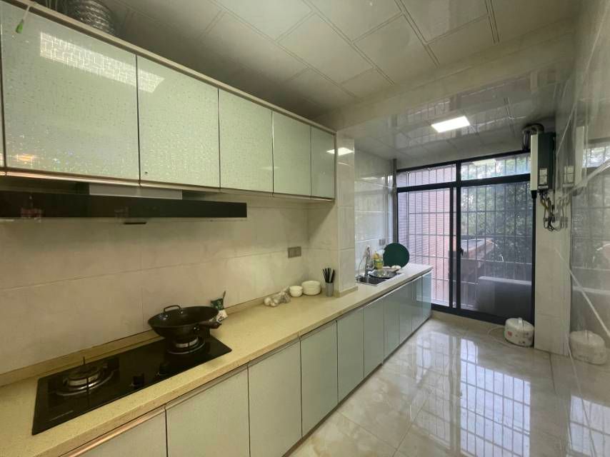 新岭地交通便捷刚需两居精装修电梯房商业配套齐全