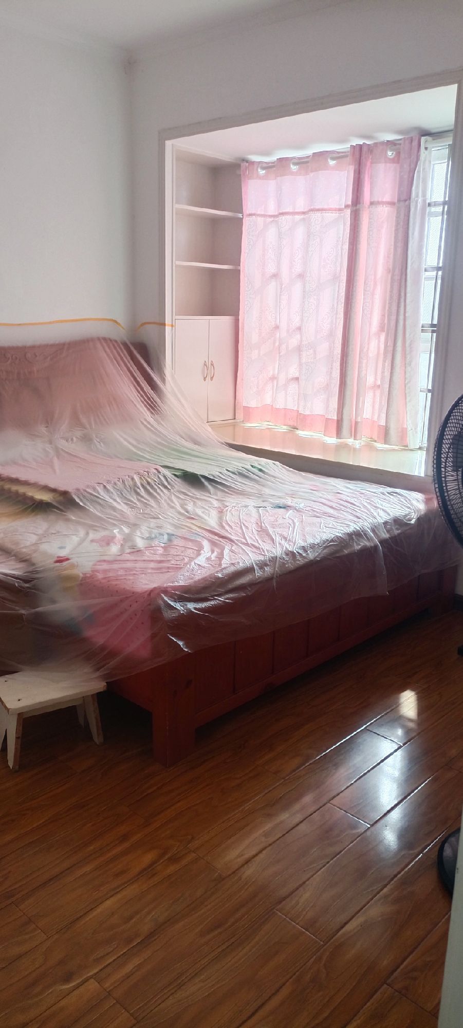 滨河花园·二桥·三房两厅电梯房中层。现在急售38万拎包入住