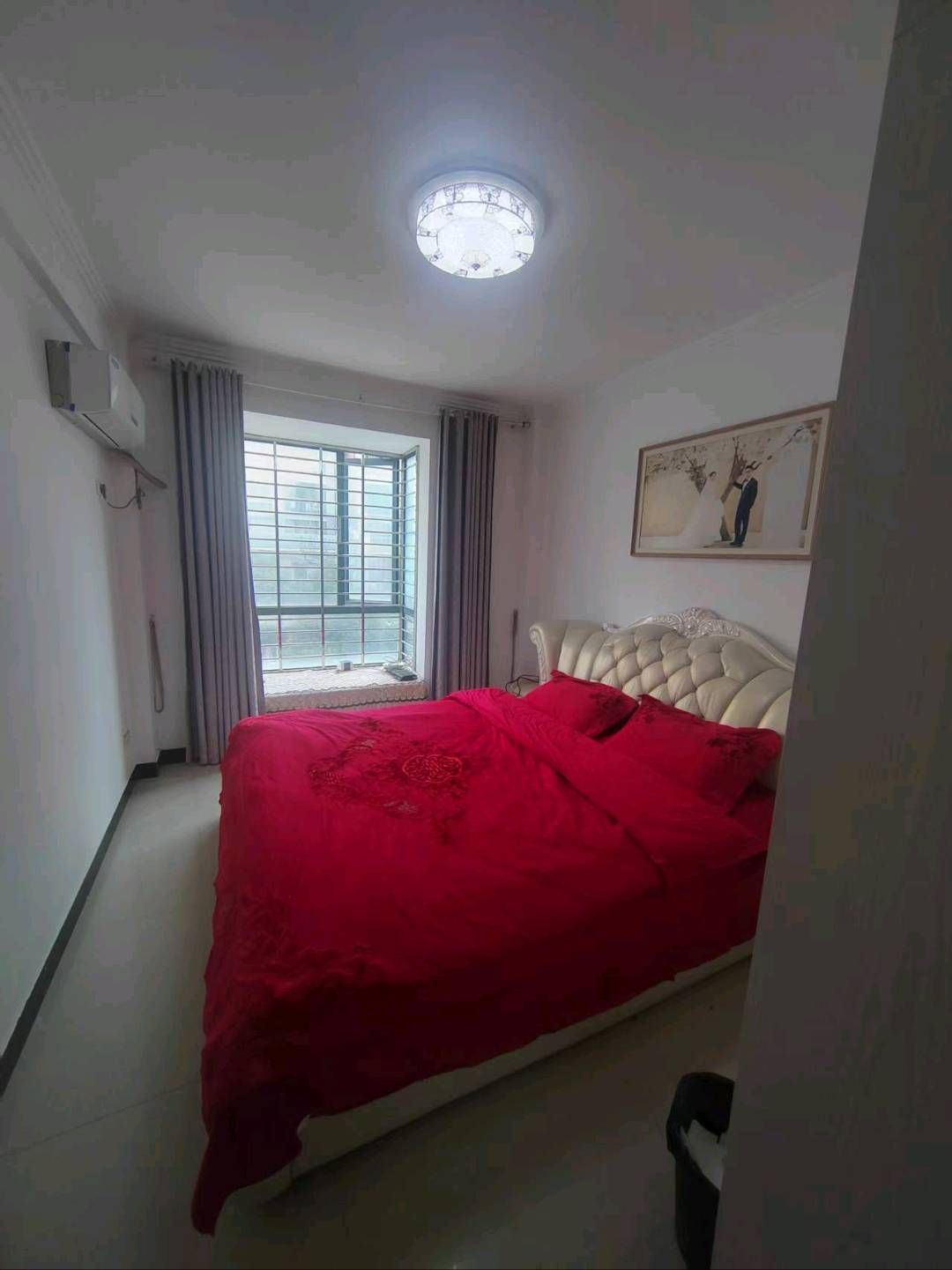 郡都小区小高层电梯·精装修三居室·诚意出租1400/月