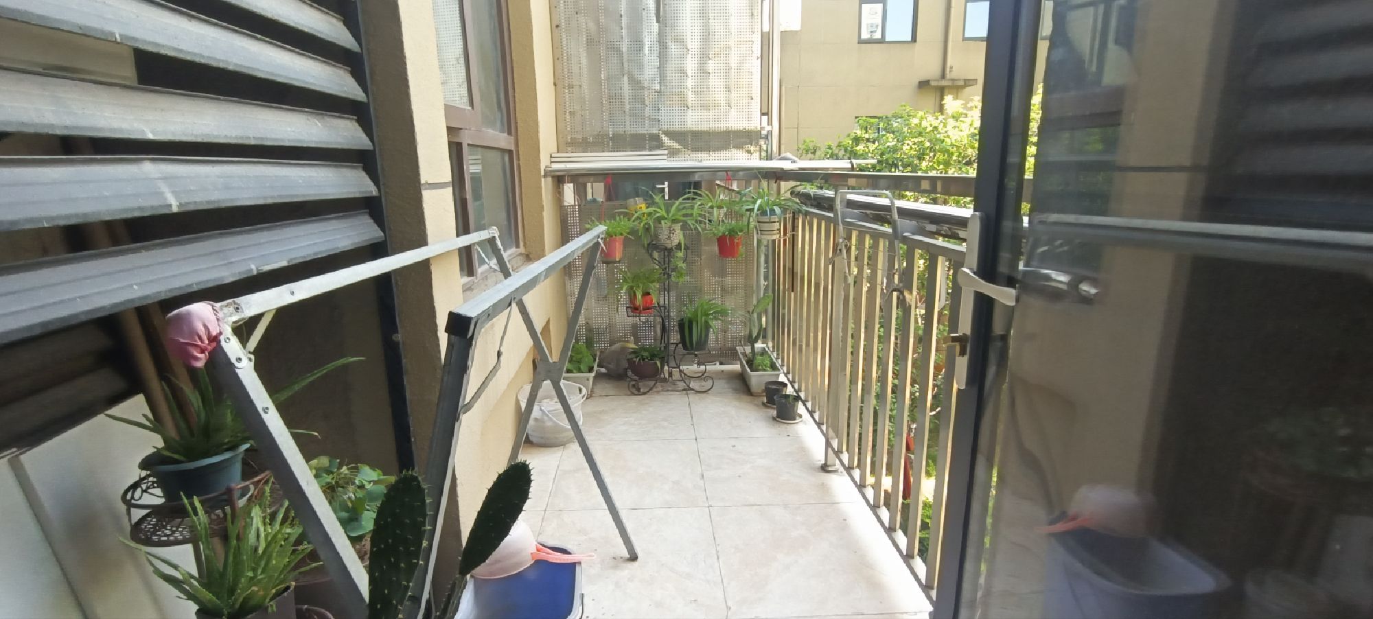 近水楼台·三室两厅·112平方·全新装修新房·拎包入住·证件齐全售：51万