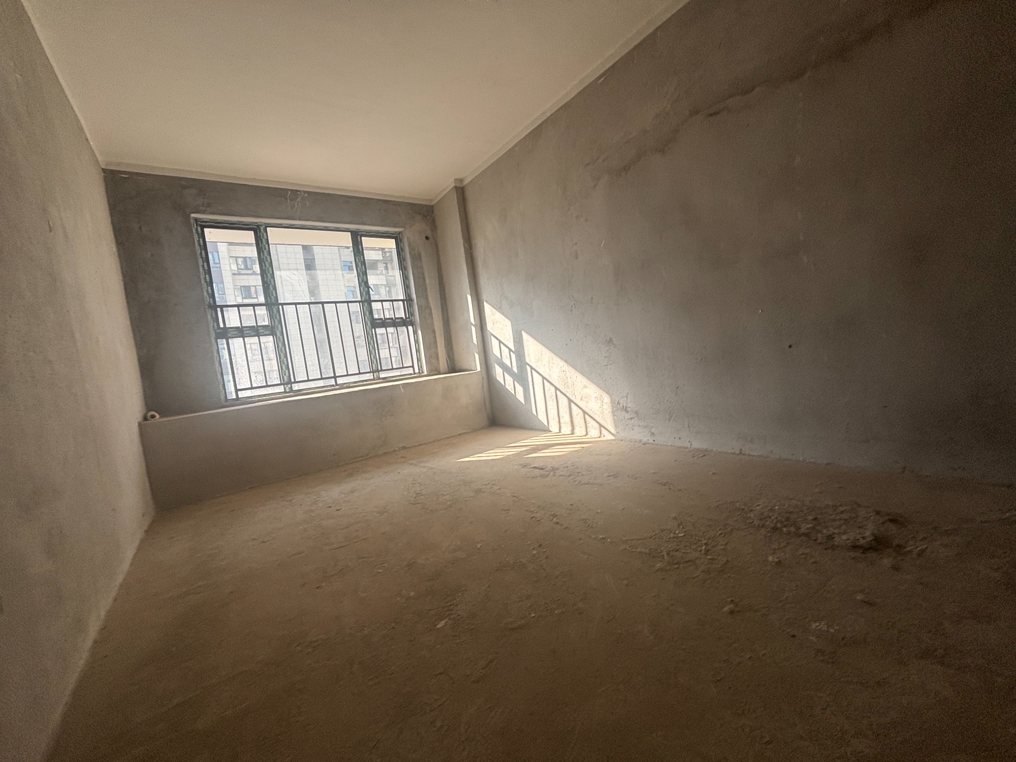 高铁片区次小区鹏城翰林府·112平·3室2厅2卫·证满二