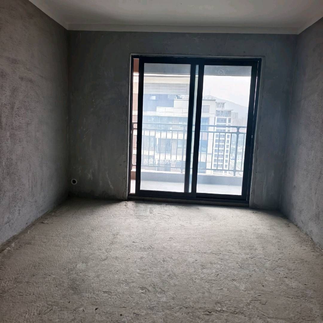 赤壁云尚·118平·三室两厅·专梯专户·证满二55万