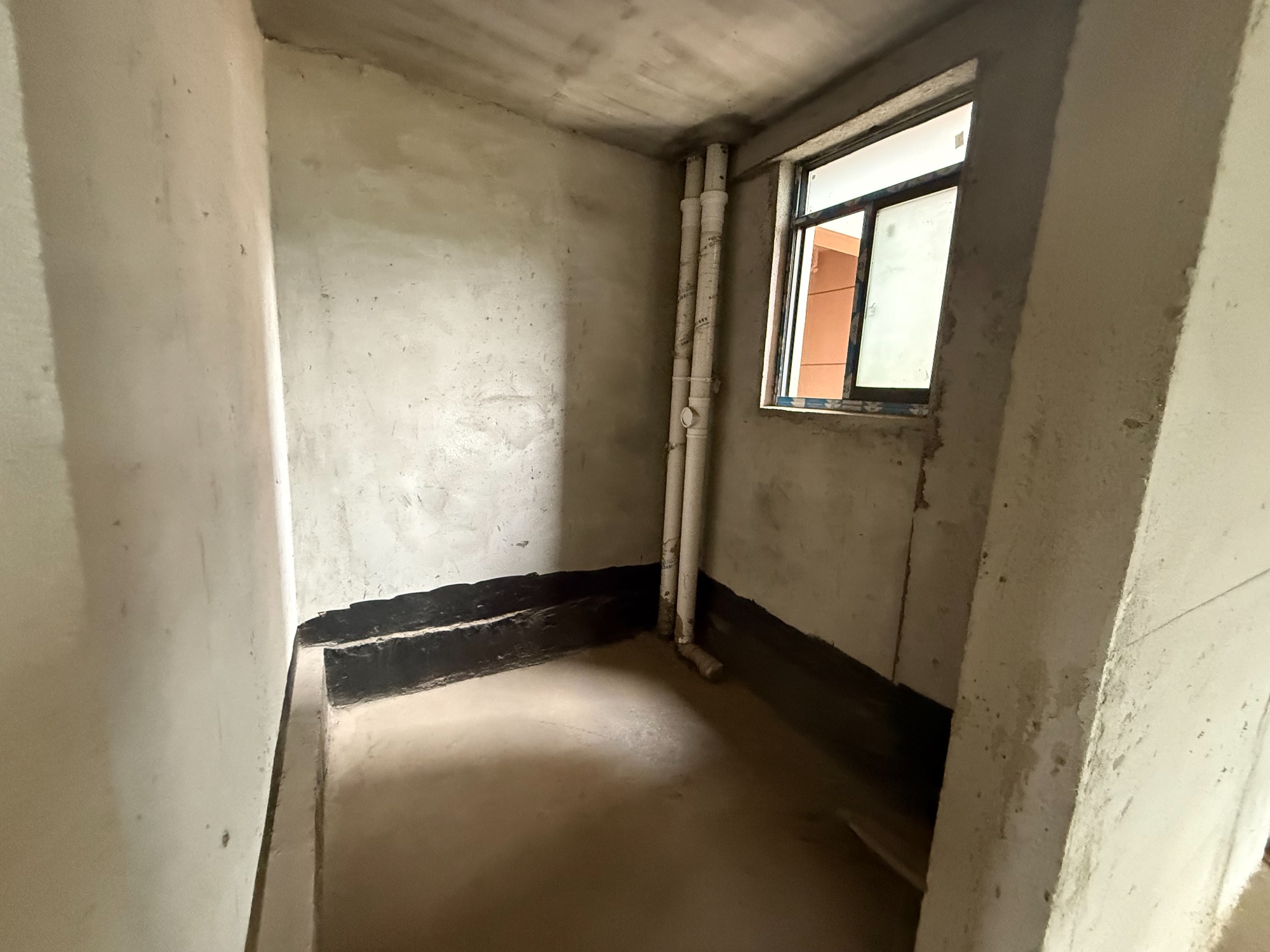 赤壁印象·三号公馆·124平全新毛坯40万·新证