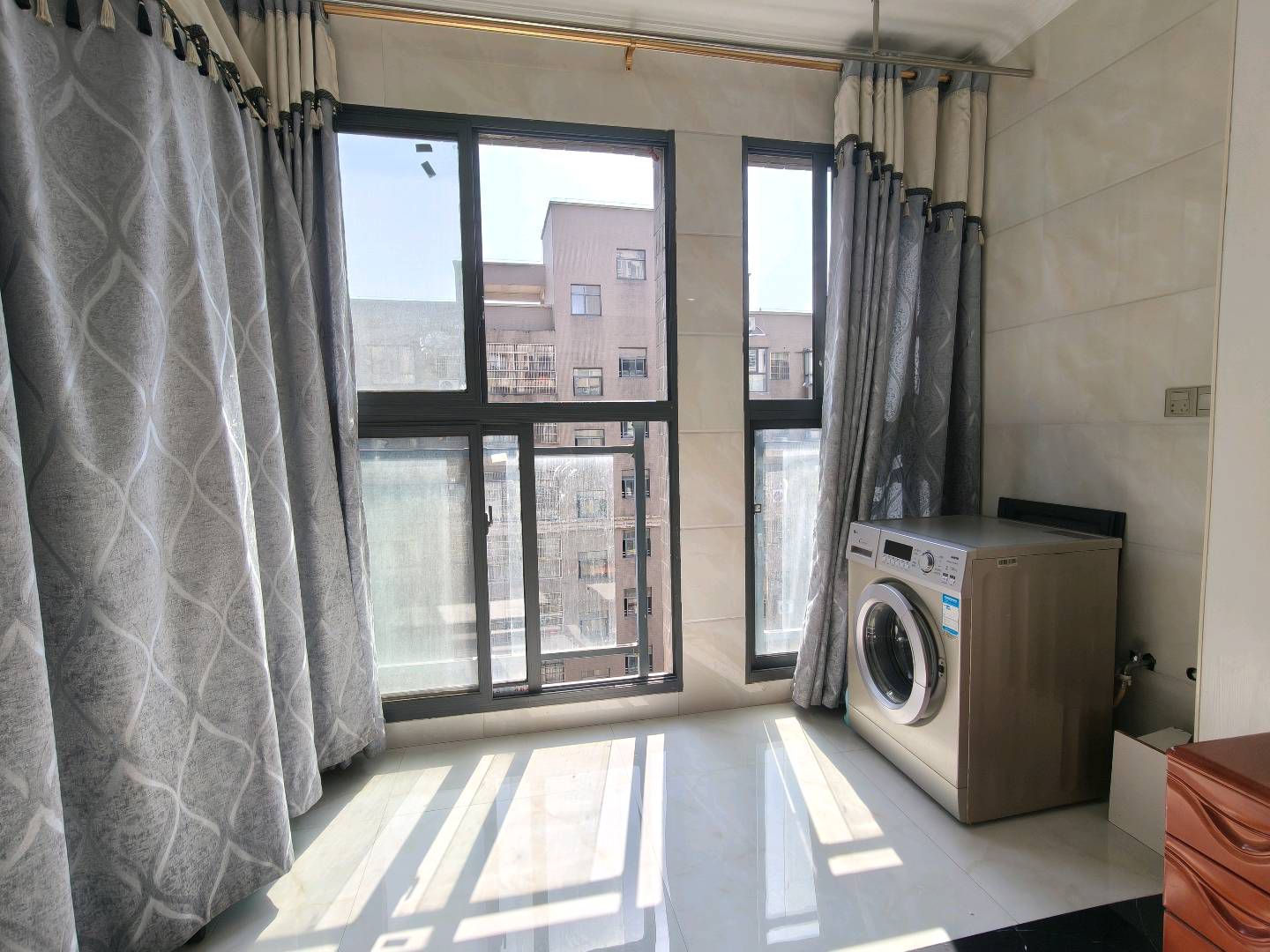 景峰尚城·两室两厅·拎包入住·带家电家私38万