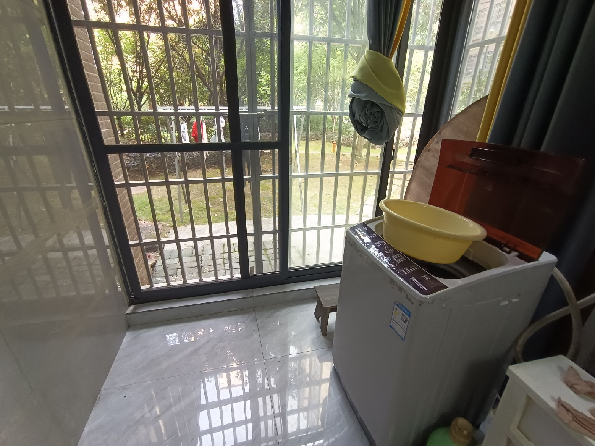 新岭地·好房出租·精装修·干净整洁三居室·出租1500/月