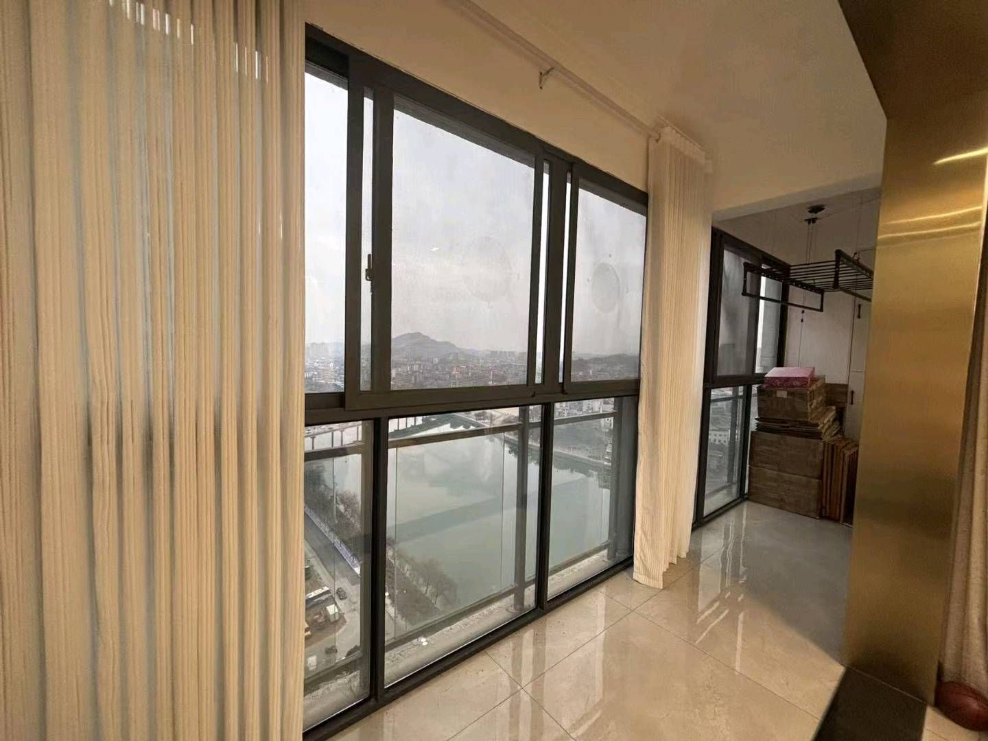 赤壁外滩河景房，3室2厅，精装修，拎包入住，价格68万