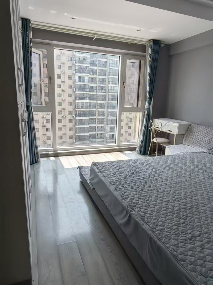 维多利亚2室1厅1卫精装修66平配套齐全