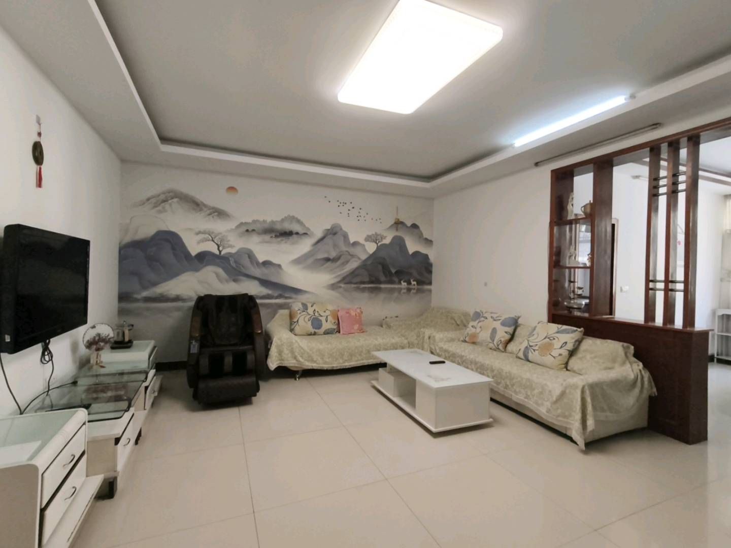 凤清小区·2楼精装修·三室两厅·有证诚意售价39.8万