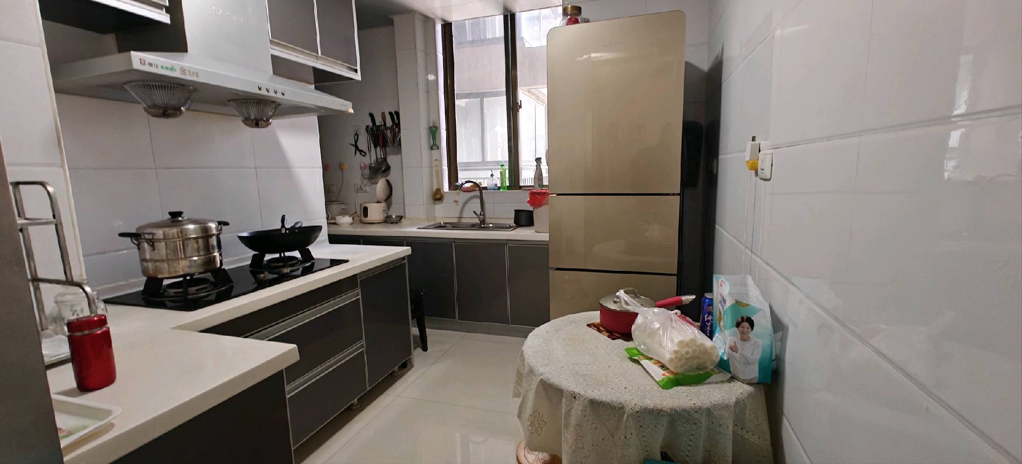 世纪豪庭·精装修·两室两厅·98平米·售价36万