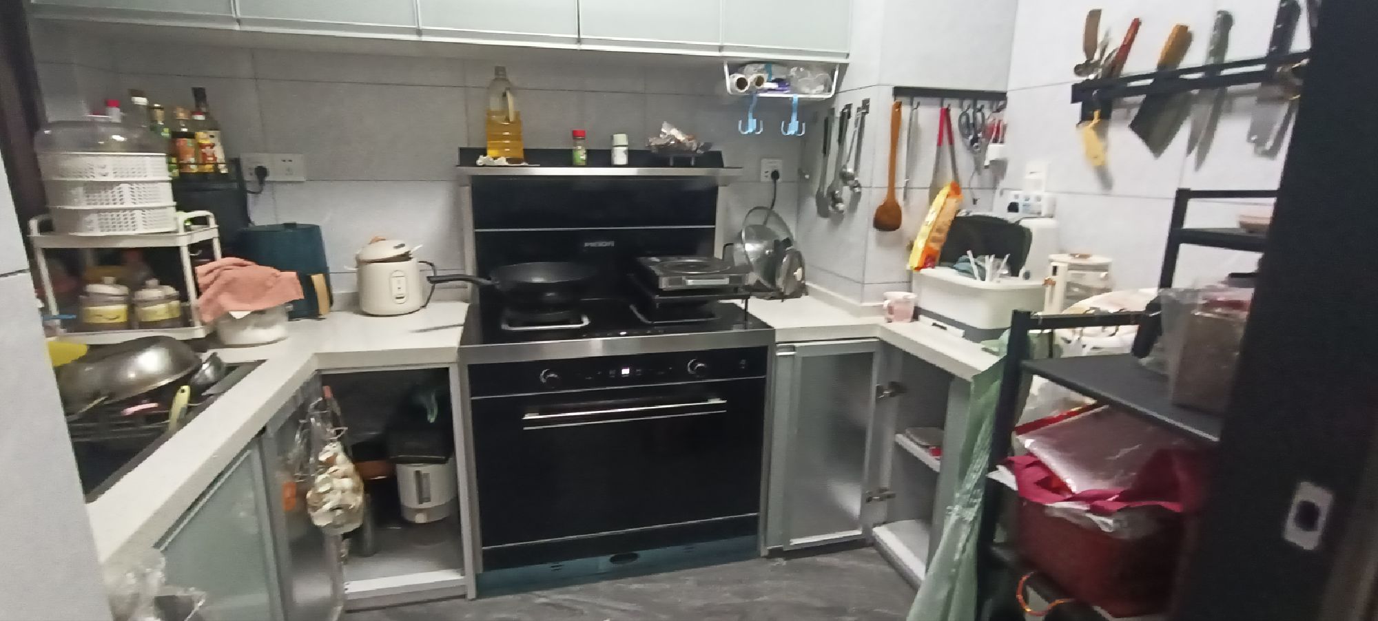 近水楼台·三室两厅·112平方·全新装修新房·拎包入住·证件齐全售：51万