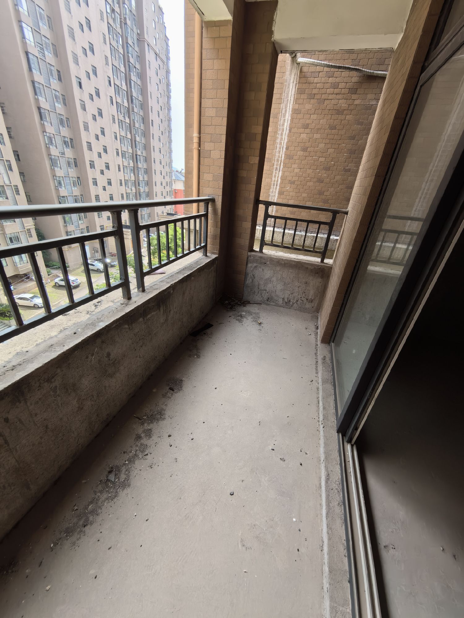 塞纳河畔·两室两厅·86平方户型好·价格30万